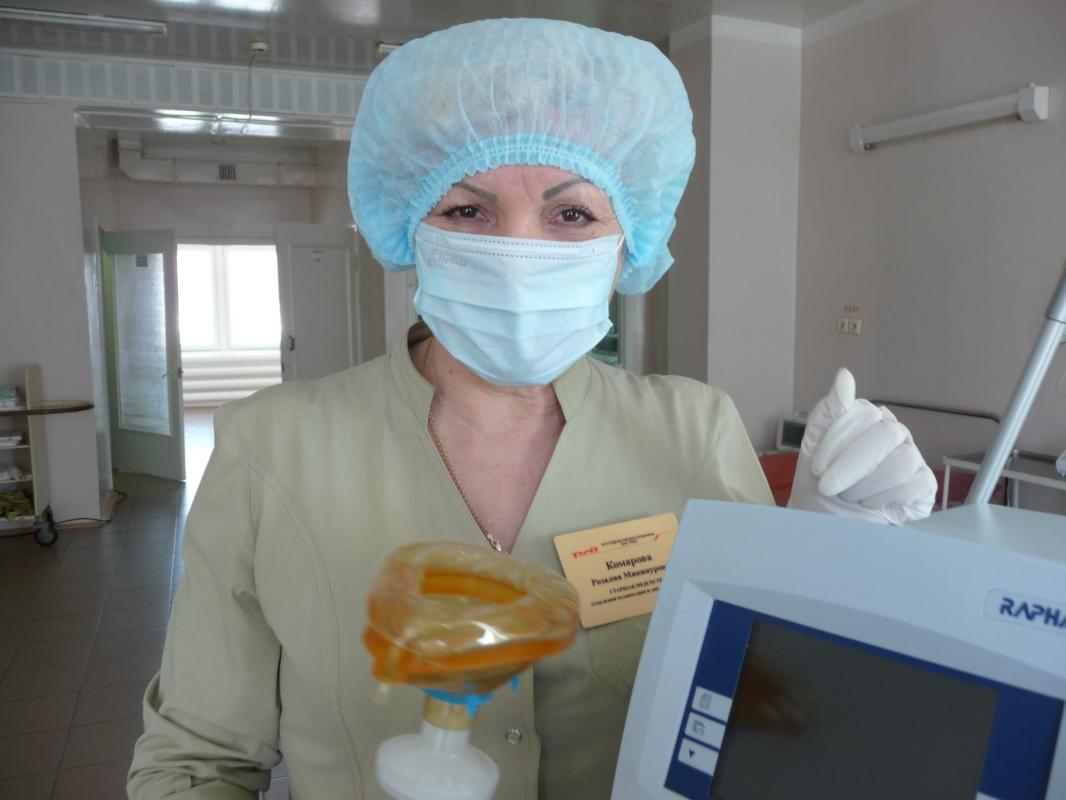 14-старшая медсестра реанимационного отделения Р.Комарова